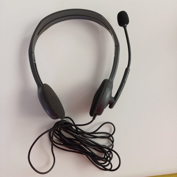 Logitech H111 Over-Ear Headset with Mic - Picture 4 of 9